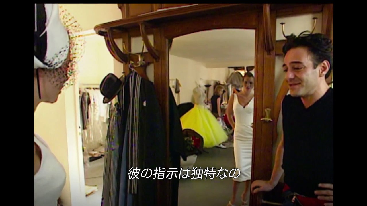 映画『ジョン・ガリアーノ 世界一愚かな天才デザイナー』本編映像