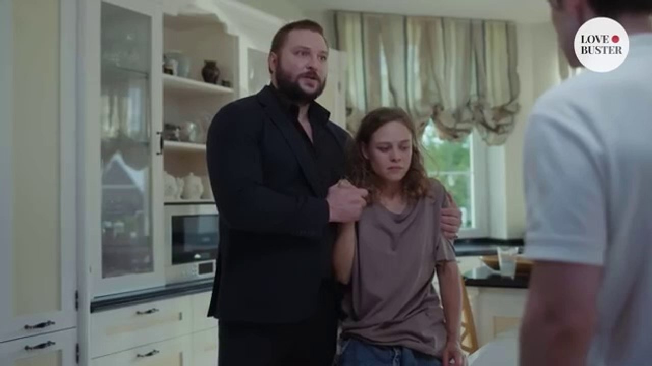 I Fell For A Girl Disguised As A Man | @LoveStory //لقد وقعت في حب فتاة متنكرة بزي رجل | @قصة حب