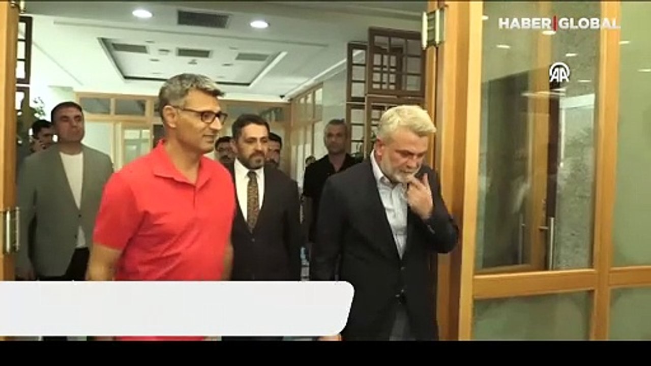 Yusuf Dikeç: "Annesinden utanan ülkesinden de utanır"