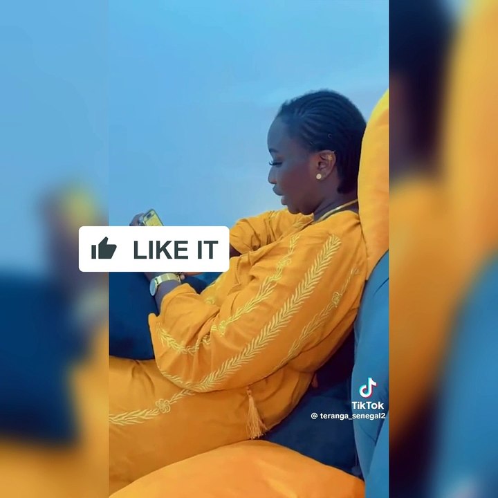 Diouma THIAM de la série BÉTÉ BÉTÉ surpris entrain d’apprendre les khassaïdes de Serigne Touba