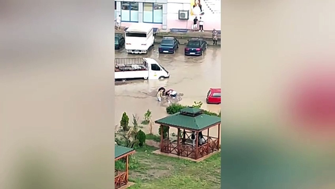 Sinop'un ilçeleri dolu yağışından etkilendi