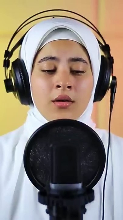 Beautiful  Recitation of female