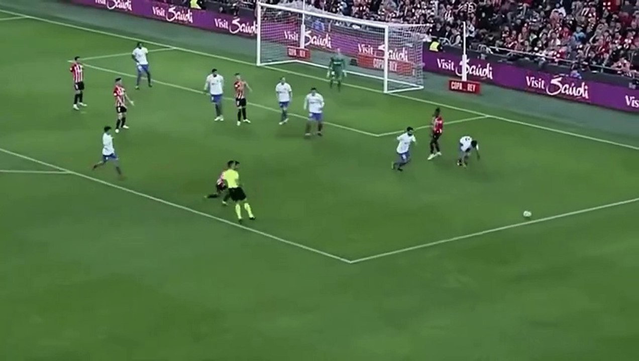 La excelente actuación de Héctor Fort contra el Athletic: ¡paró a Nico Williams!