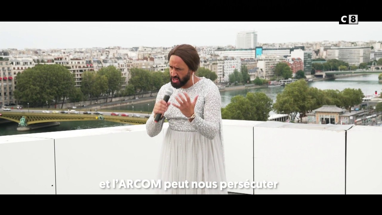 Cyril Hanouna interprète "L’hymne à l’Arcom"