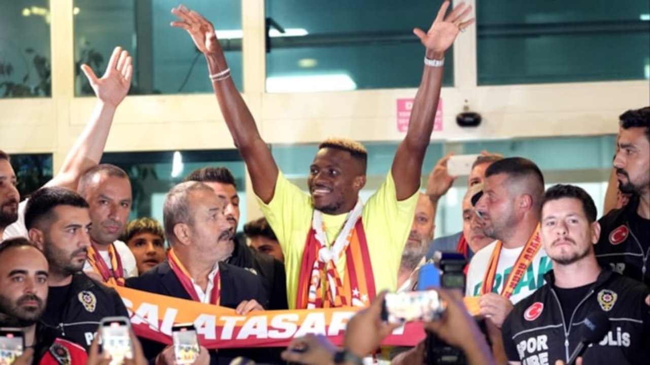 Victor Osimhen, İstanbul'a geldi