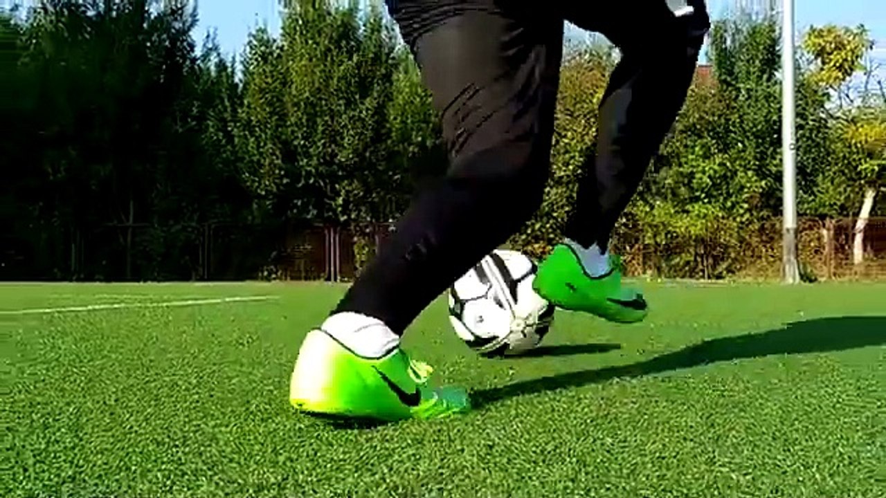 Learn 10 RONALDINHO Skills