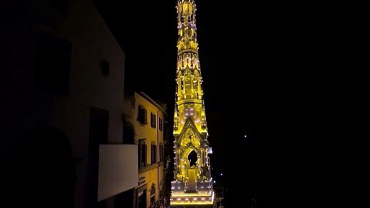 La Macchina di Santa Rosa illumina Viterbo. «Bravi, avanti così»: il debutto del «Dies Natalis» è emozionante