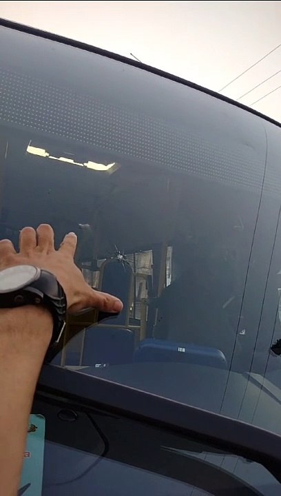 Ônibus Formiguinha apedrejado em Florianópolis