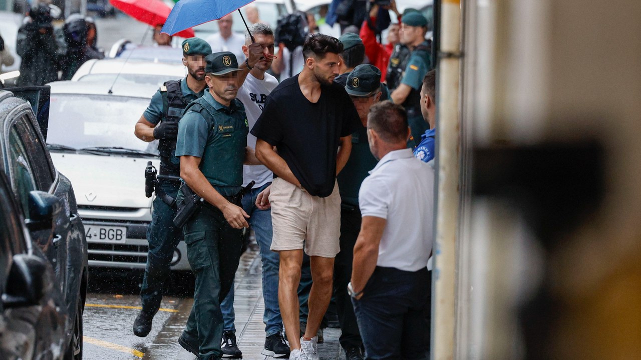 Rafa Mir queda en libertad con cargos tras declarar ante la juez por una presunta agresión sexual