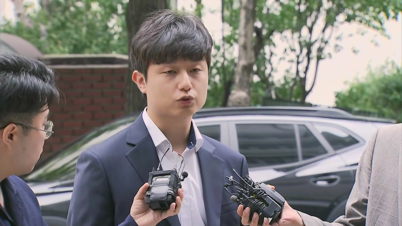 서울대 전공의 대표 경찰 출석...'빅5' 중 첫 조사 / YTN