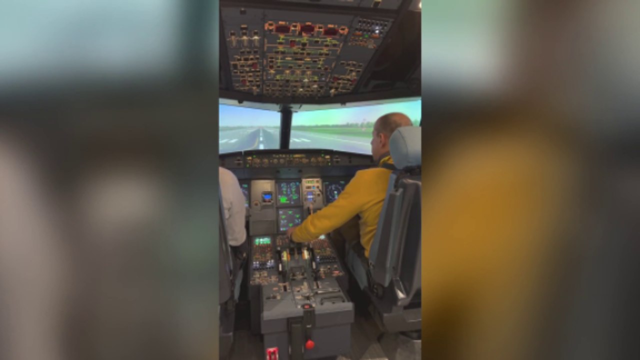 Il decollo sul simulatore di volo di Wizz Air a Fiumicino