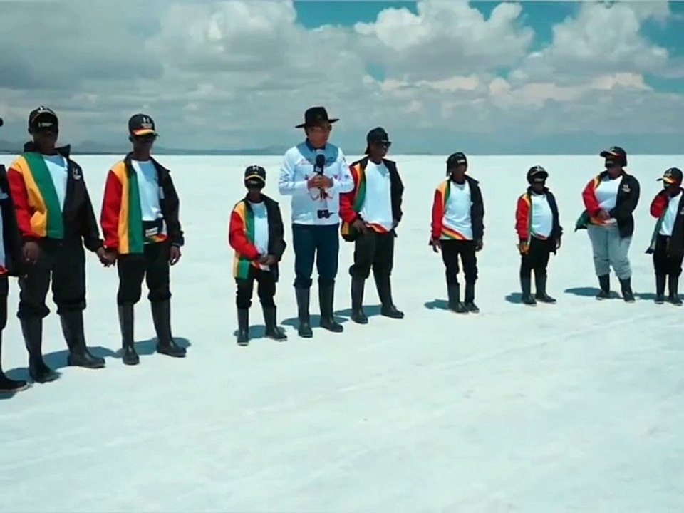 Nansana  Kids visitaron el Salar de Uyuni