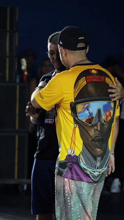 Xand Avião se emociona com primeiro show em 24 anos em sua cidade natal