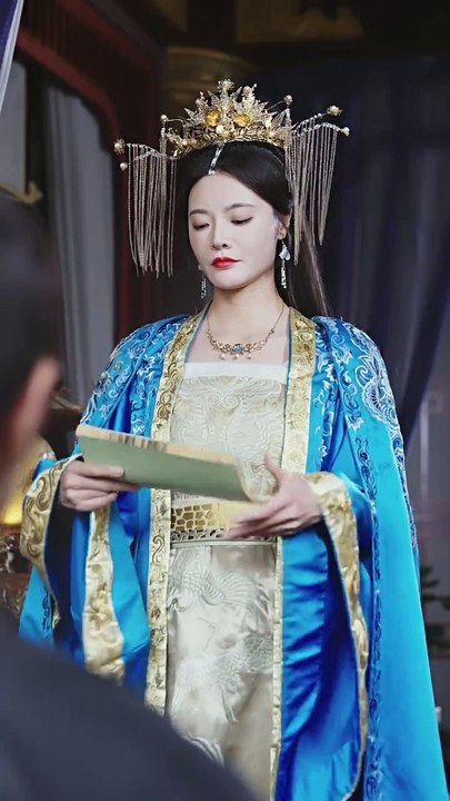 最新熱門爽劇【腹黑皇后吊打穿越女】全集