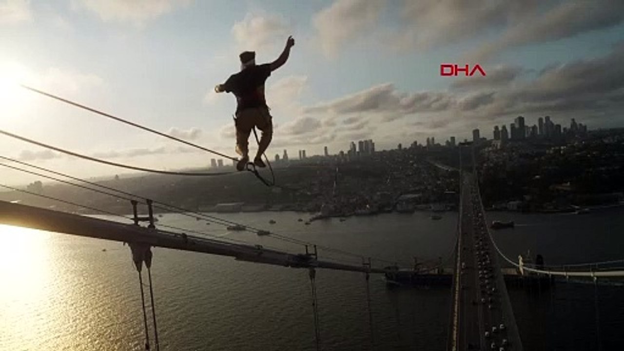 İp üstünde kıta değiştirdi