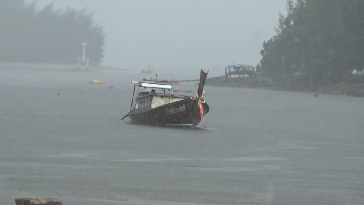 พายุฝนถล่มตรังเรือหางยาวโดยสารสูญหายพร้อมลูกเรือรวม 4 ราย