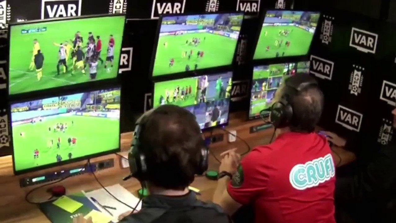 VAR Peñarol Miramar.mp4