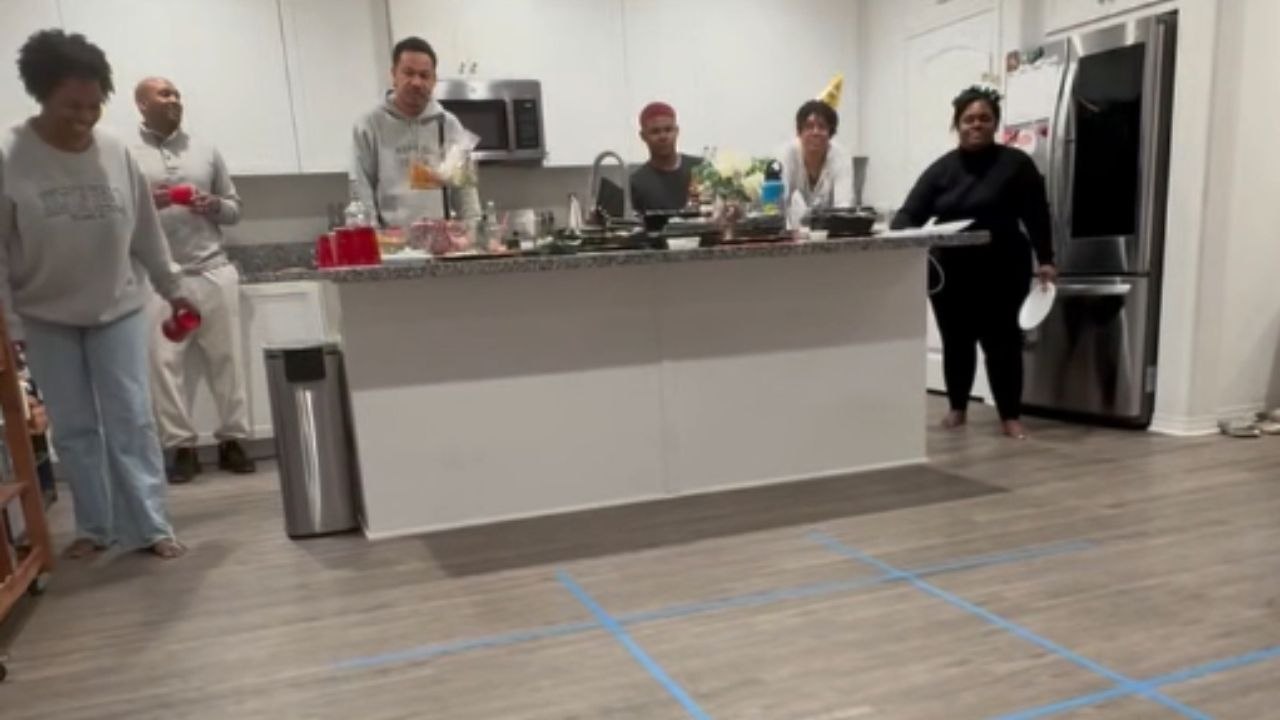 'Tic Tac No!' - Floor Tic Tac Toe game takes a comical turn after player abruptly slips