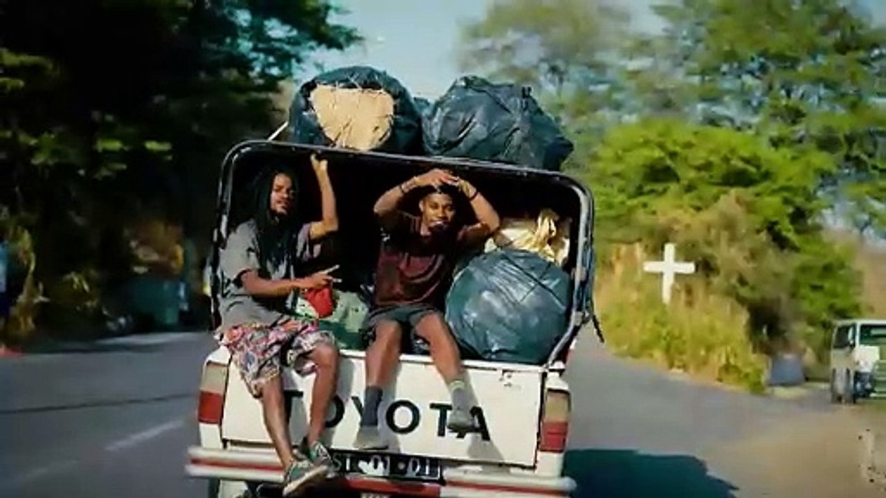 Bouss - Parler tout bas (Clip Officiel)