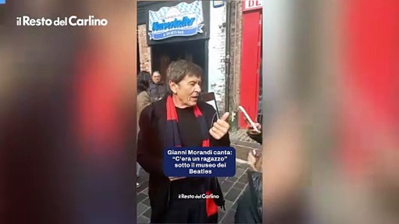 La canzone di Gianni Morandi al museo dei Beatles di Liverpool