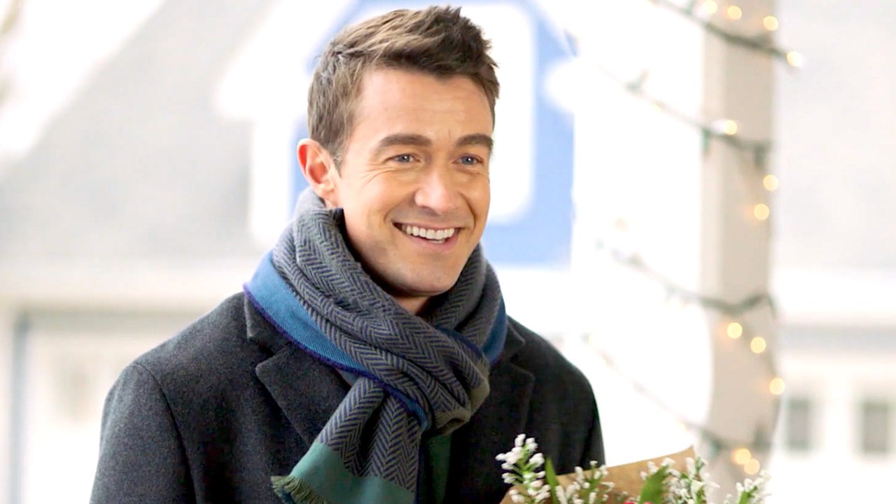 Sneak Peek at Hallmark's Twas the Date Before Christmas