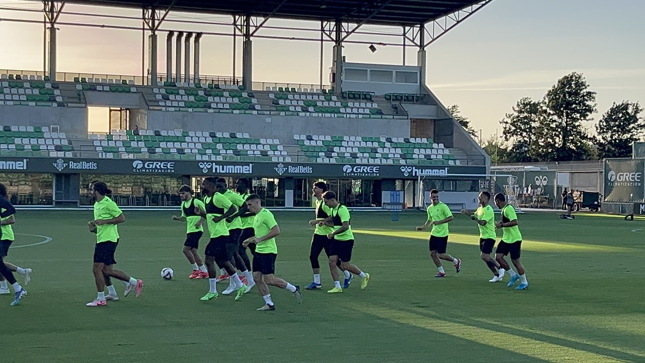 Último entrenamiento antes del derbi