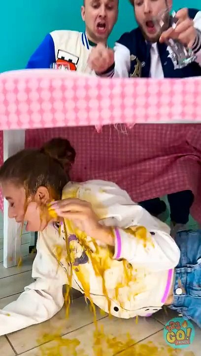 PRANK WHITH FOOD By 123GO #shorts 