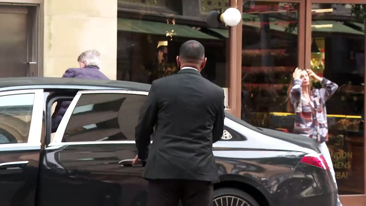 Manchester United execs meet with manager's future in doubt