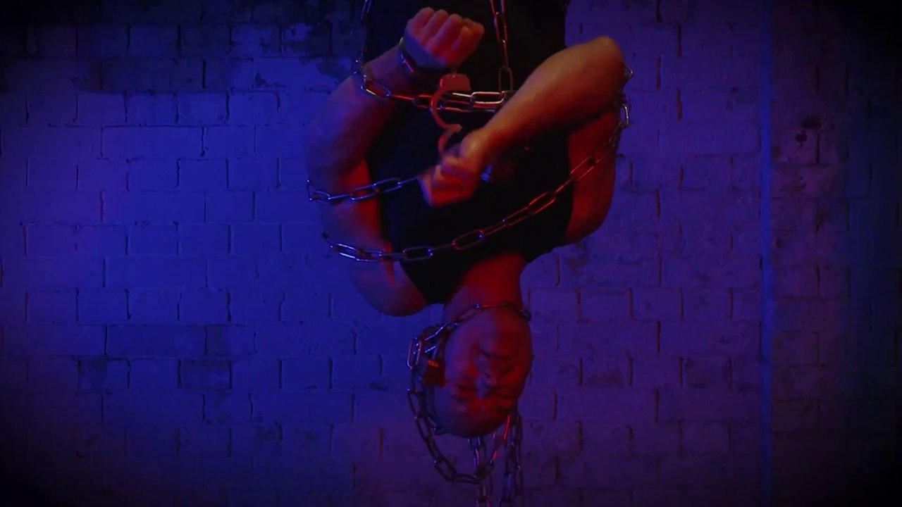 Unique escapology aerial class based on Houdini’s workout