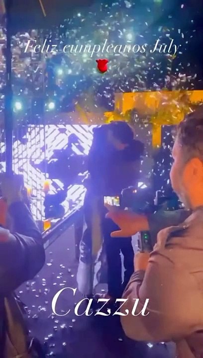Christian Nodal festeja el cumpleaños de Cazzu