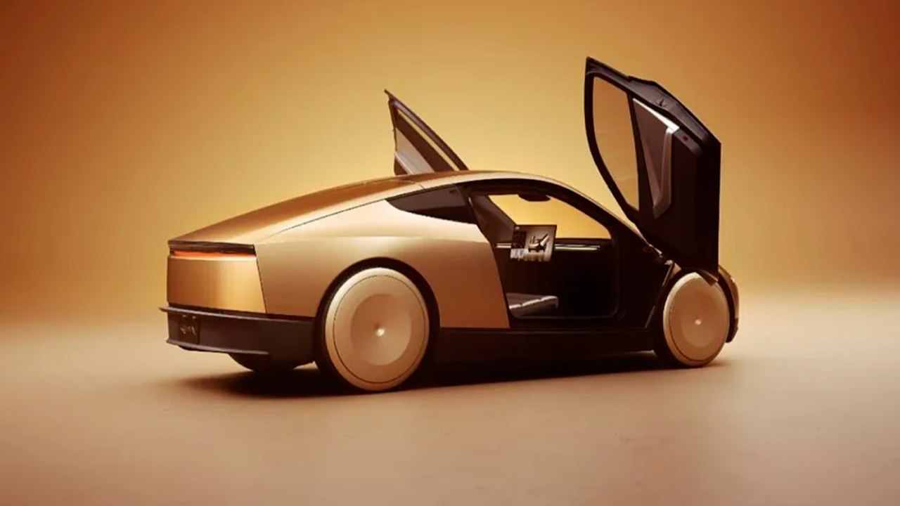 Tesla presenta el robotaxi CyberCab, su futurista autobús y los robots Optimus