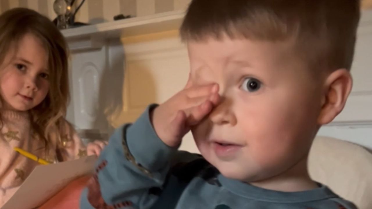 Tiny genius: Non-verbal kid counts to 100 with finger numerals