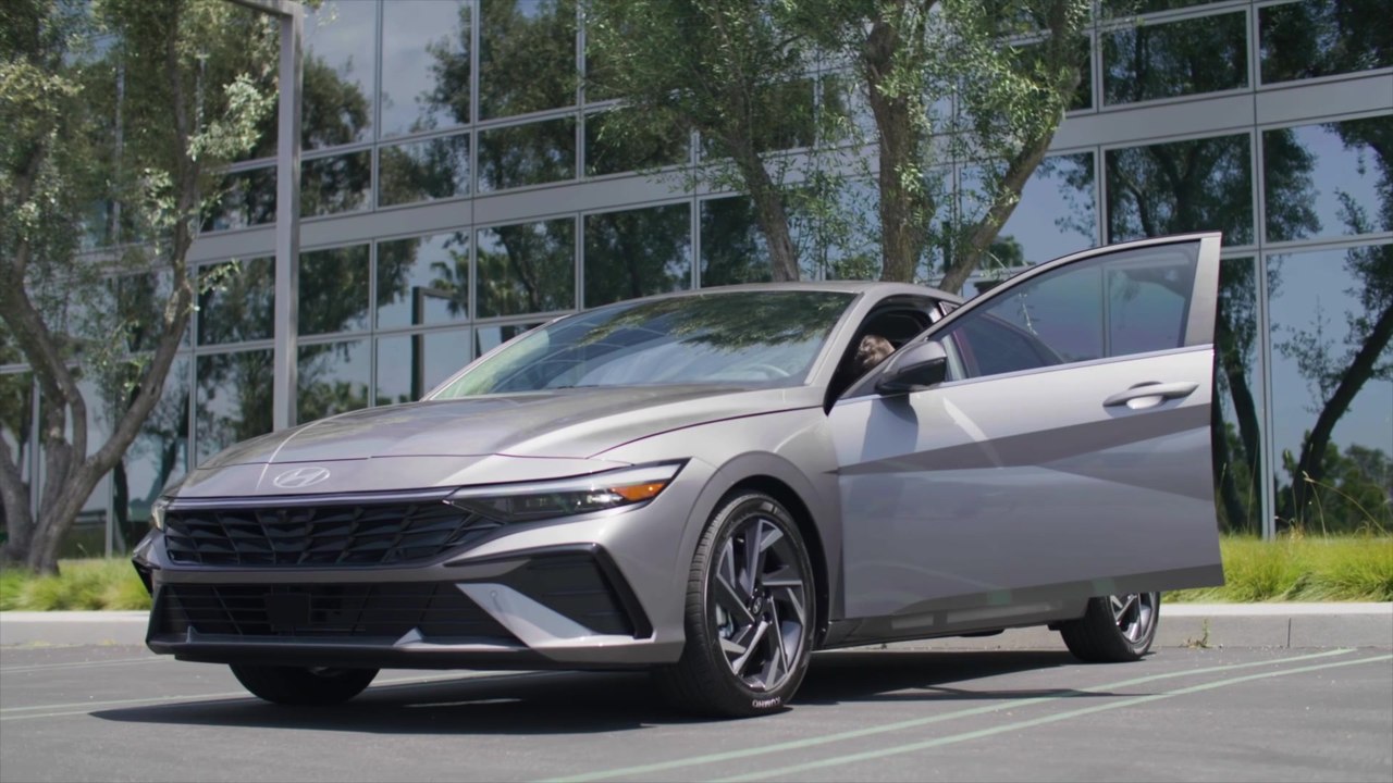 2025 Hyundai Elantra Hybrid Key Features