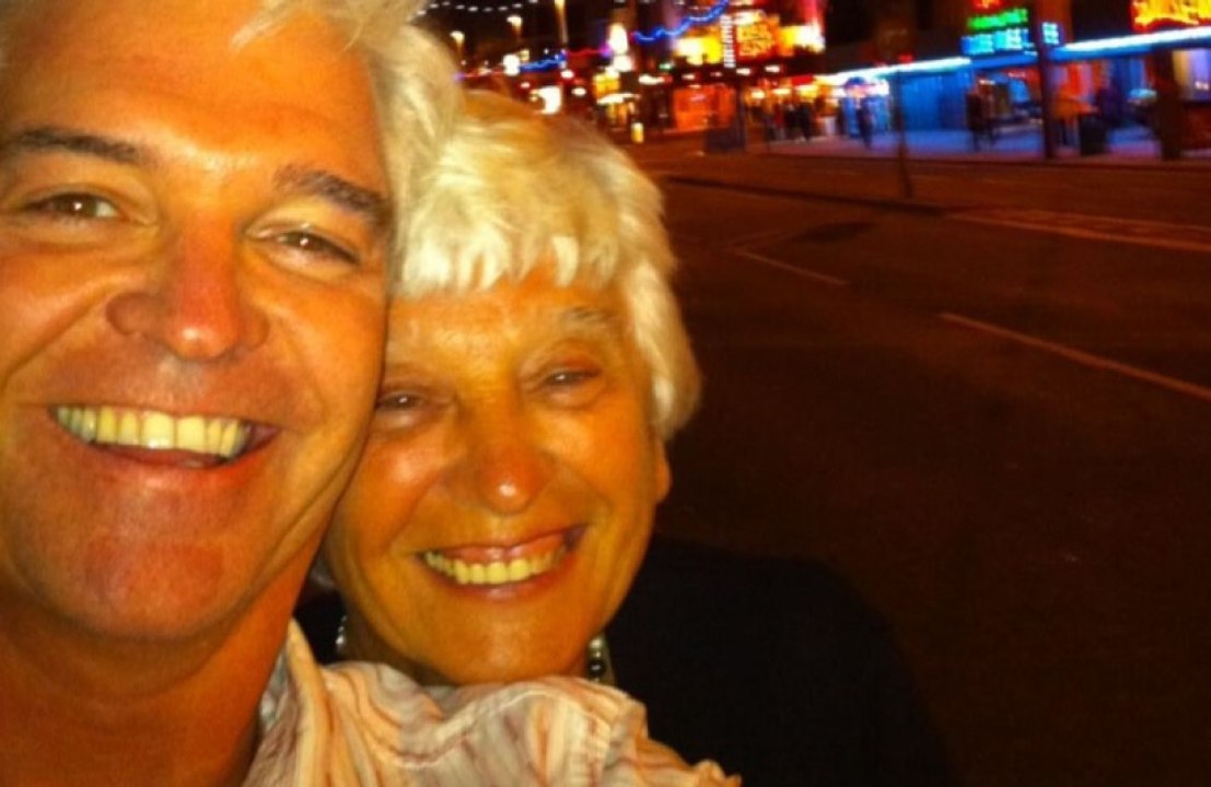 Phillip Schofield announces mother's death