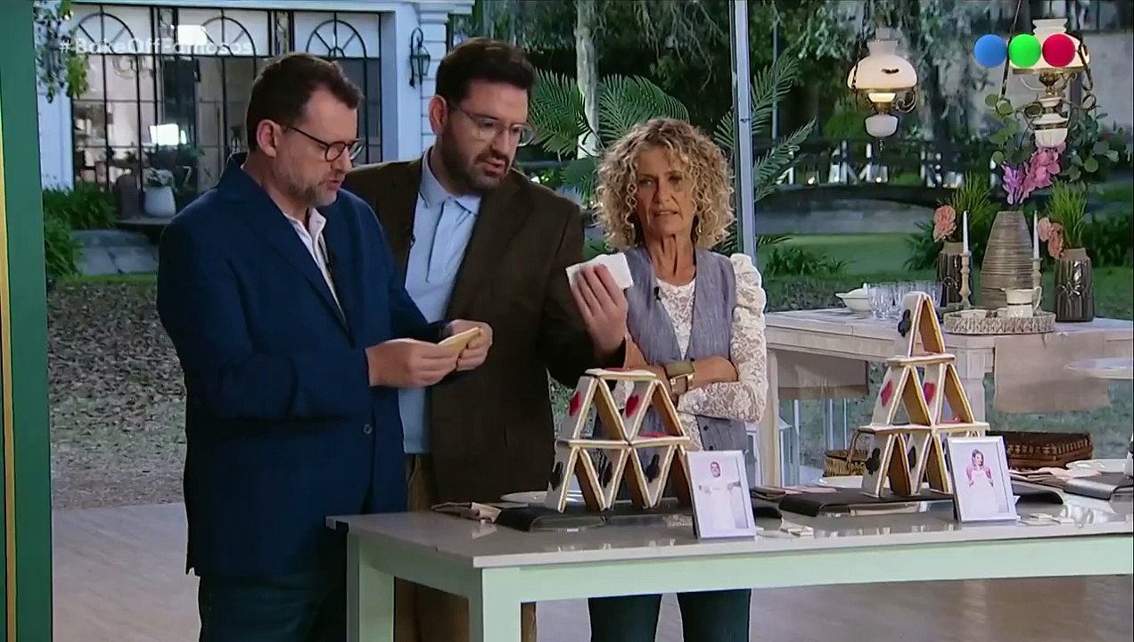 El desafortunado momento de Damián Betular al romper la torre de galletas de Callejero Fino