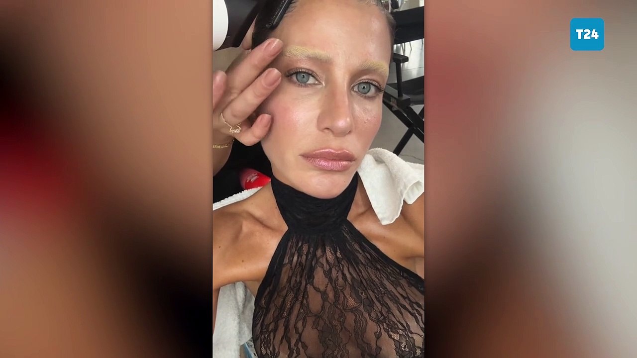 Berrak Tüzünataç Sarışın Oldu