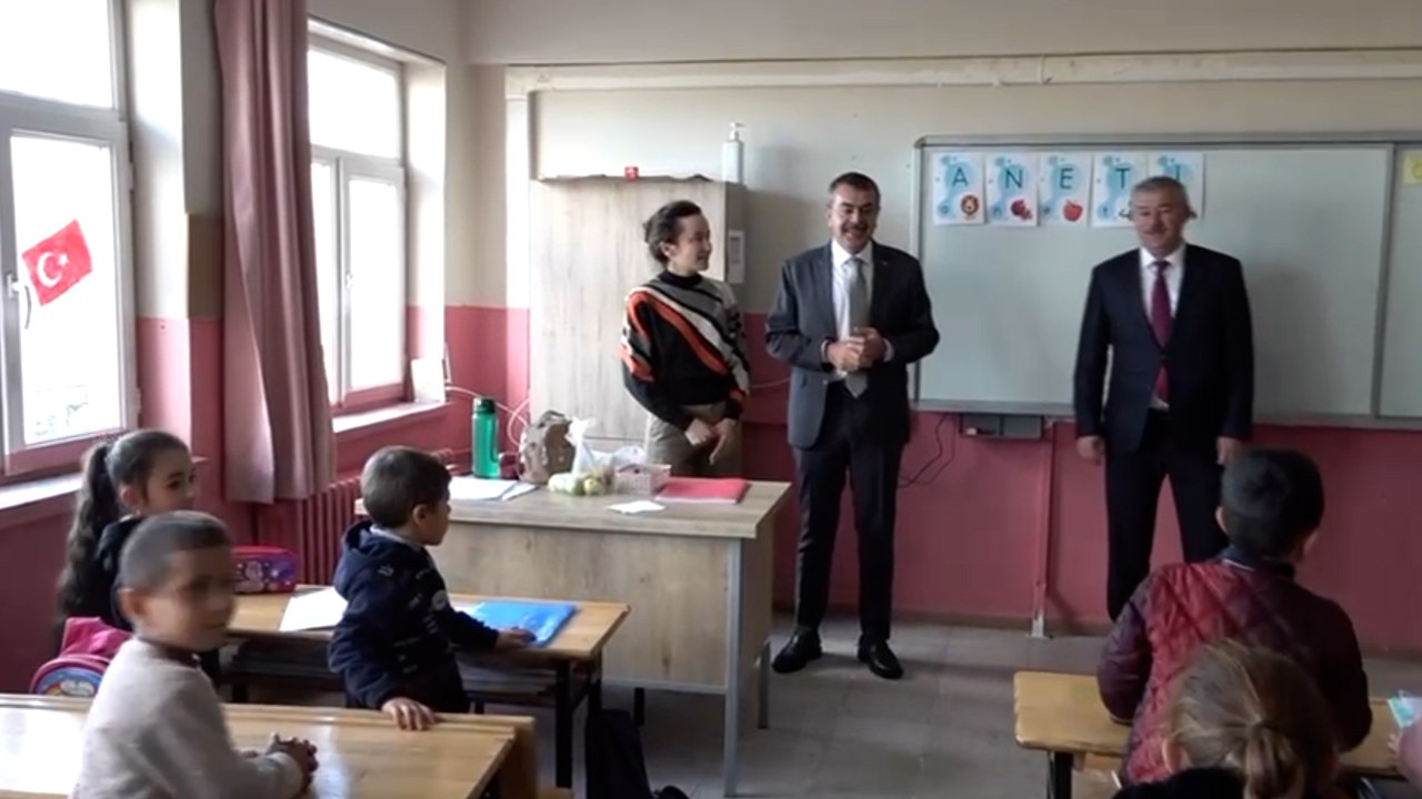 Bakan Tekin'le Güldüren Keyifli Diyalog 😊