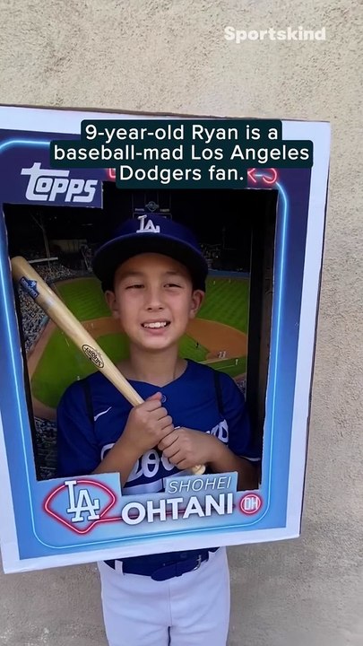 This dodgers baseball fans hollween costume is pitcher perfact.