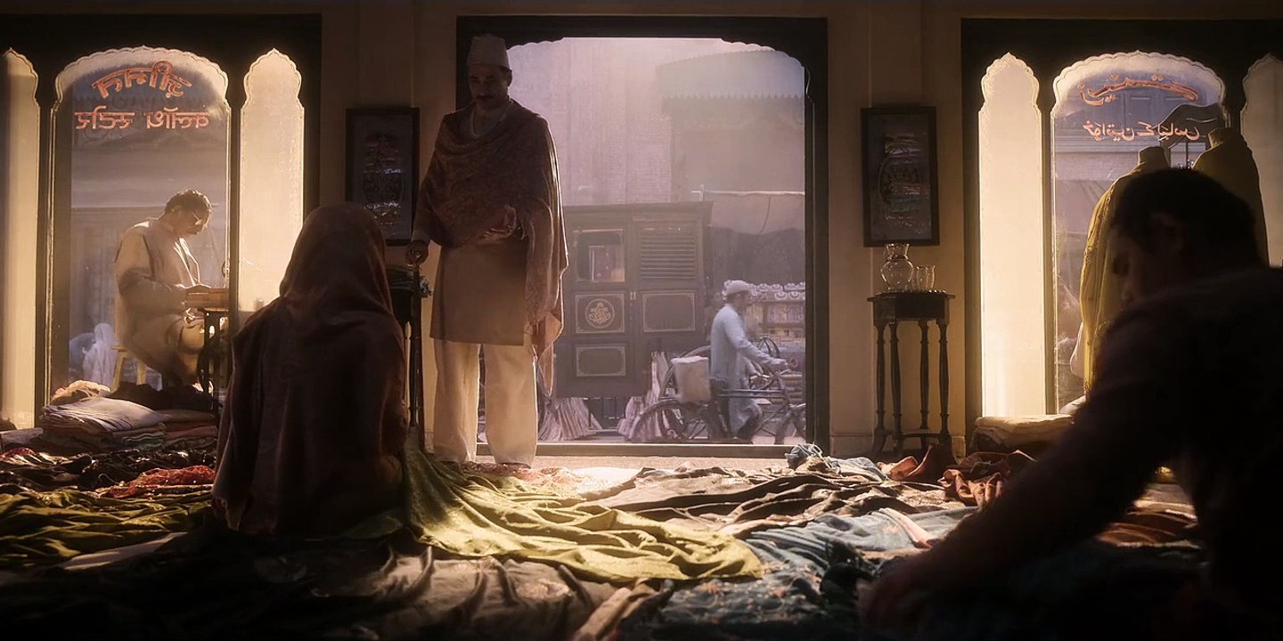 Heeramandi Episode 6: Dive Into the Glamorous World of The Diamond Bazaar ✨