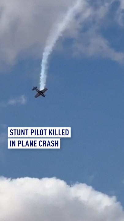 Stunt pilot killed in plane crash