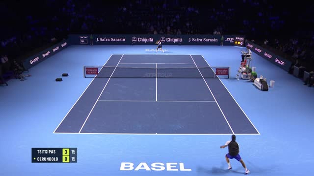 Bâle - Tsitsipas s'en sort contre Cerundolo