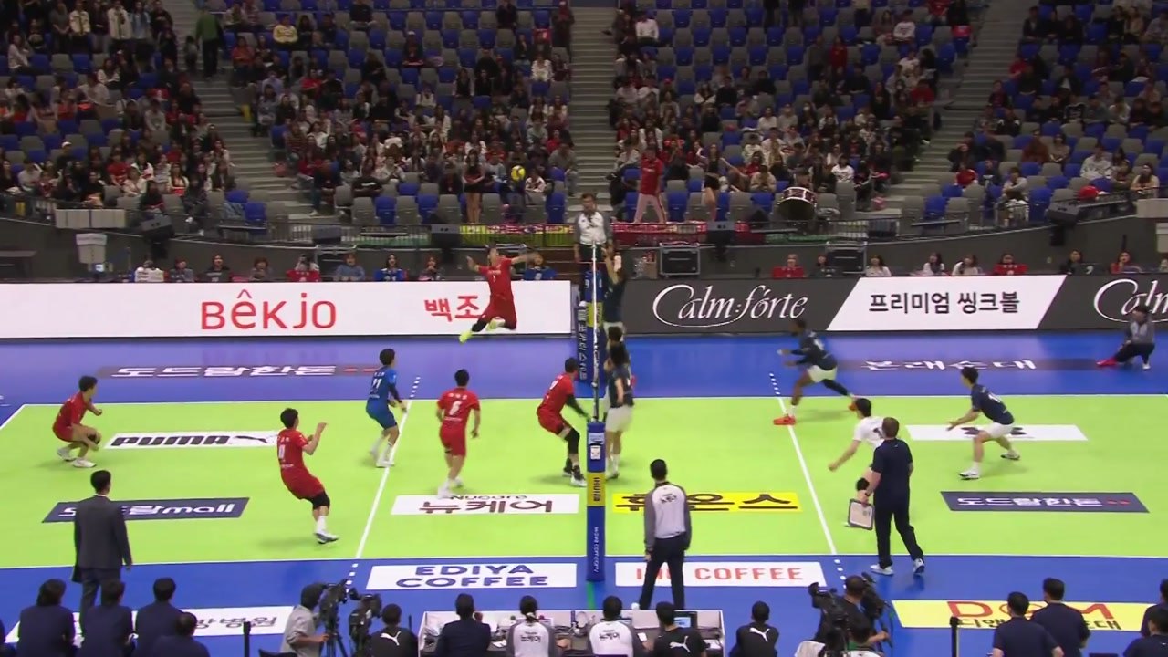 한국전력, 대한항공 꺾고 홈 개막전 승리 / YTN