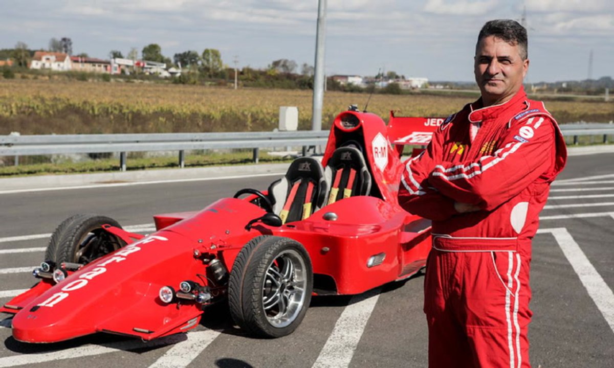 A Supercar Enthusiast, Self-Builds A Formula 1 Car
