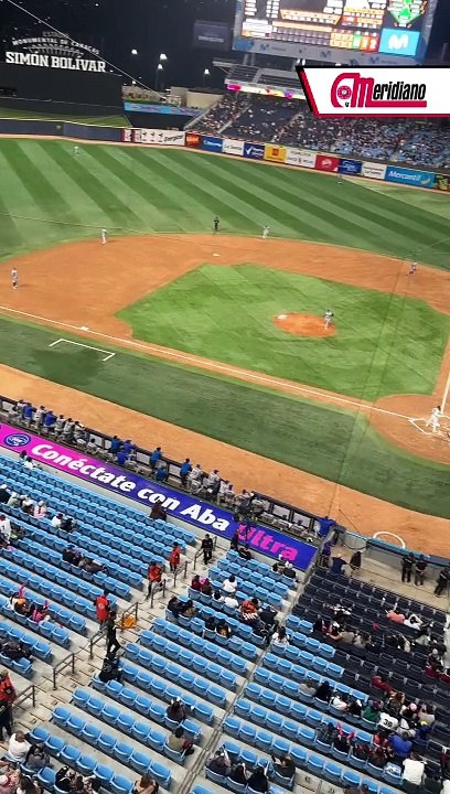 ¡Ambientazo en el estadio Monumental Simón Bolívar por el Caracas - Magallanes!