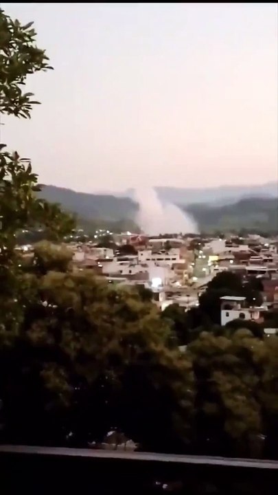 Explota coche bomba afuera de la Secretaría de Seguridad de Acámbaro