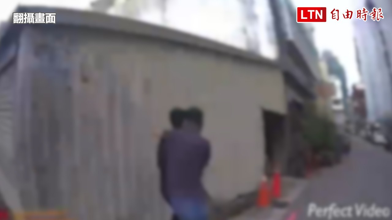 販售周杰倫演唱會黃牛票1張1萬 警逮人發現根本是騙局(翻攝畫面)