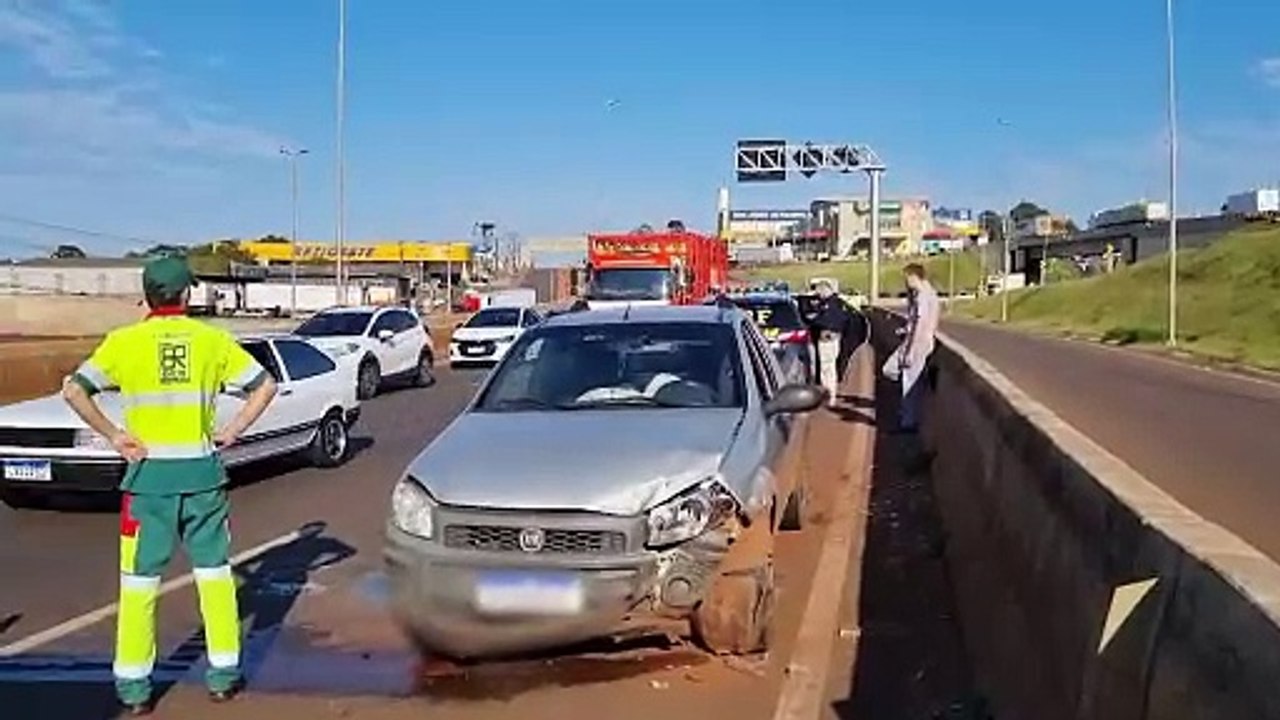 Acidente deixa trânsito caótico no Trevo Cataratas