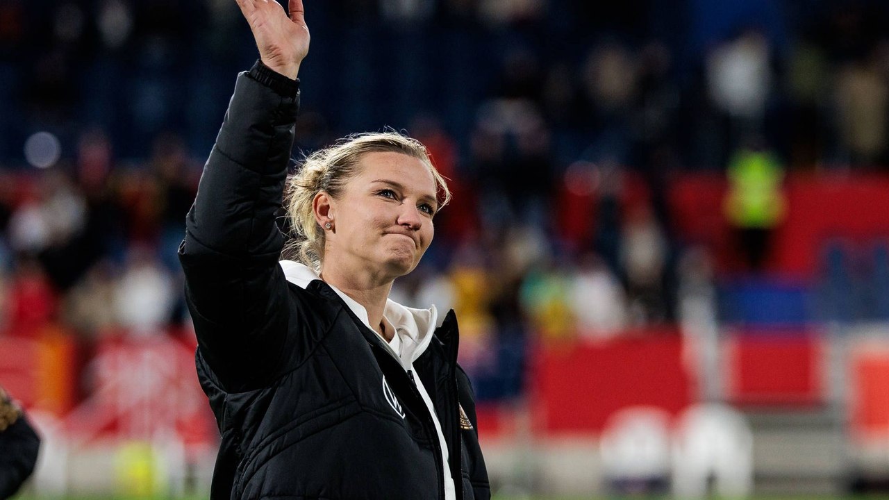 "Als kleines Mädchen zur Nationalmannschaft": Popp schwärmt über Karriere