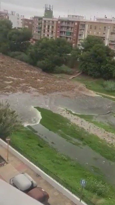 La aterradora secuencia de la llegada de la primera riada a Valencia