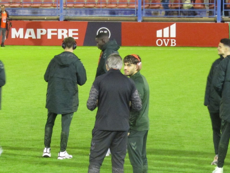 Pellegrini mima a Abde tras la renovación